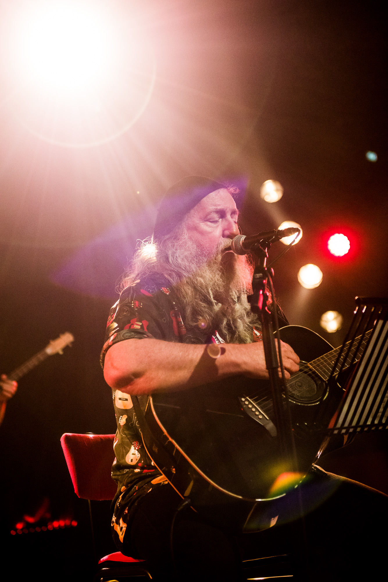 Record Collector Magazine premieres Scott Fagan performing 'South Atlantic Blues' at LGW16